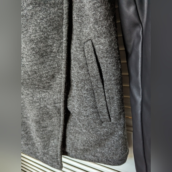 Fabletics Jacket size Small, Gray and Black - Picture 4 of 12